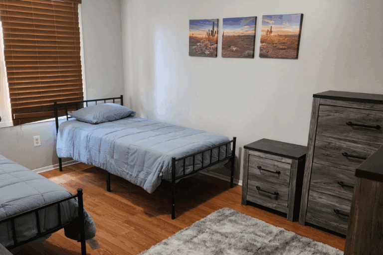admiral house bedroom